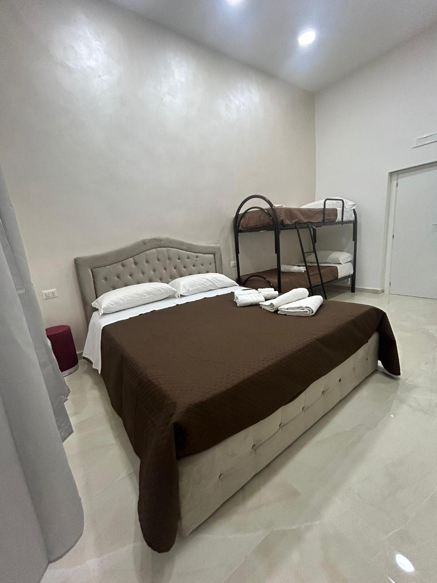 Luxury Rooms Carbonara 95 Nápoly Kültér fotó