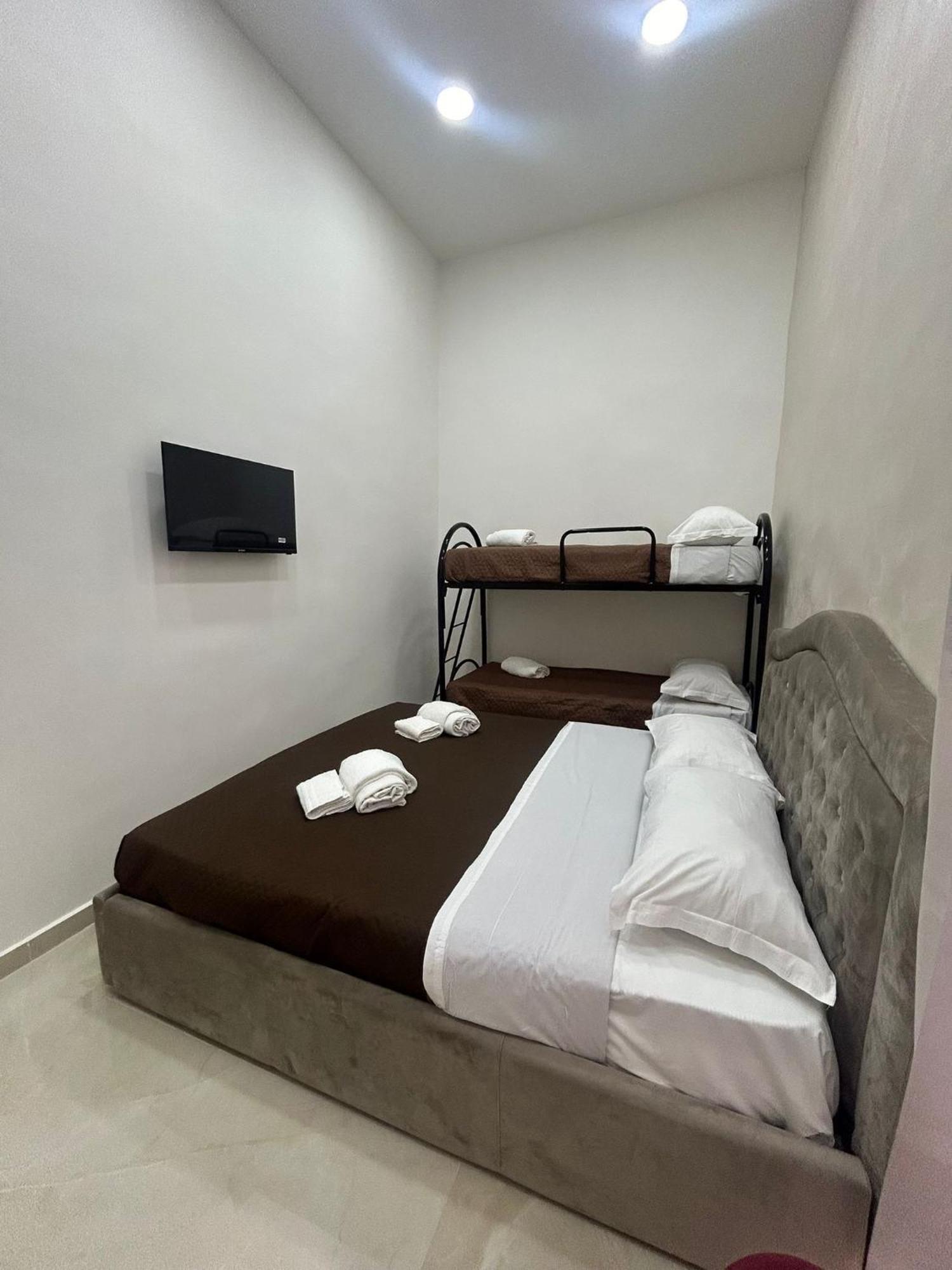 Luxury Rooms Carbonara 95 Nápoly Kültér fotó