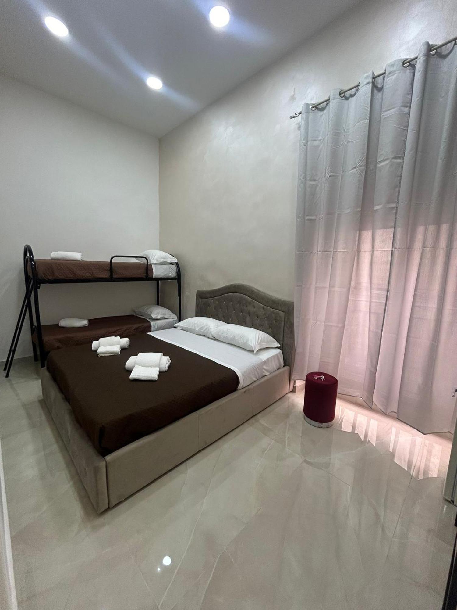 Luxury Rooms Carbonara 95 Nápoly Kültér fotó