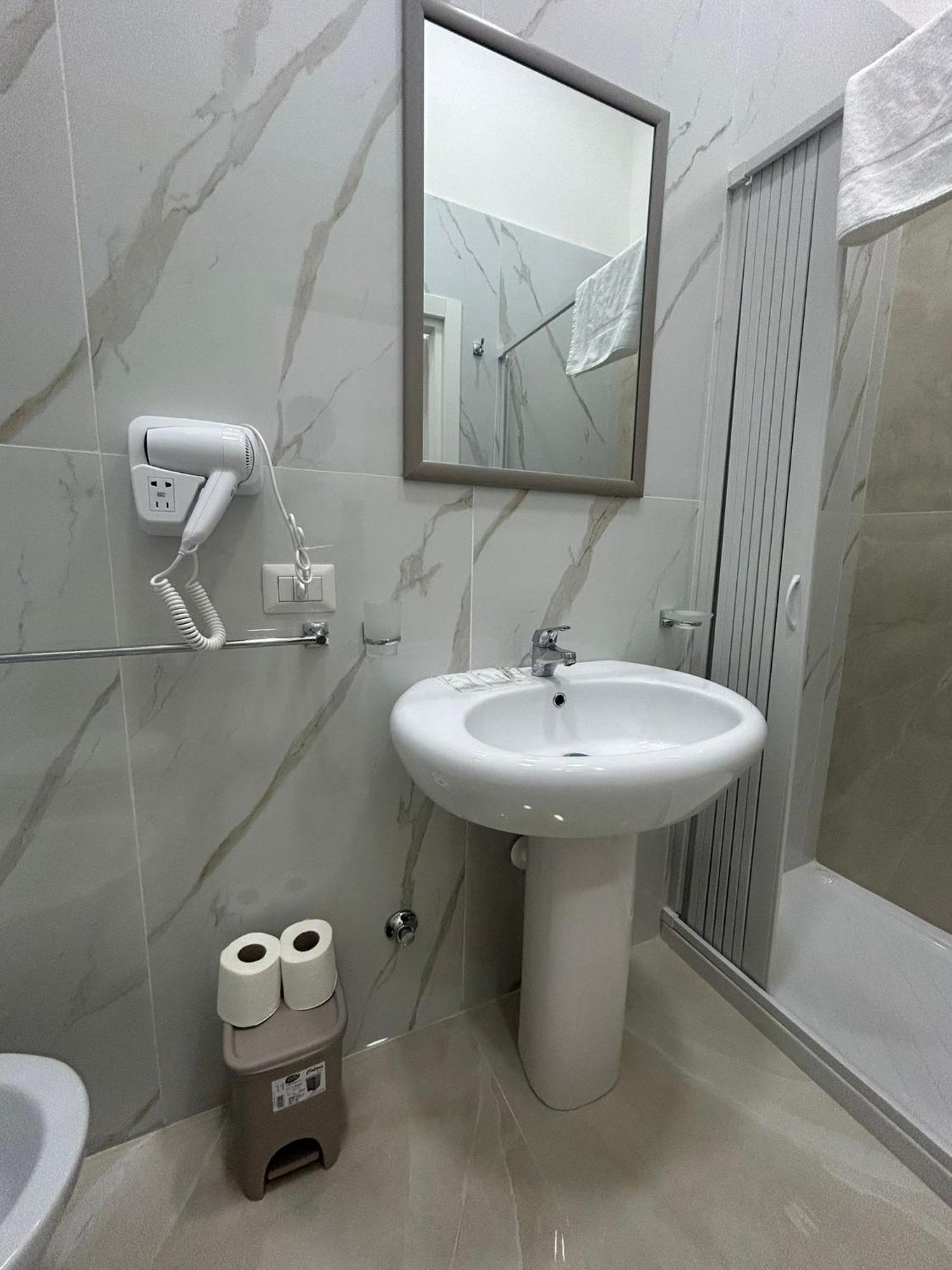 Luxury Rooms Carbonara 95 Nápoly Kültér fotó